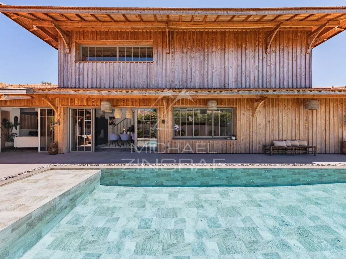 Maison Mios