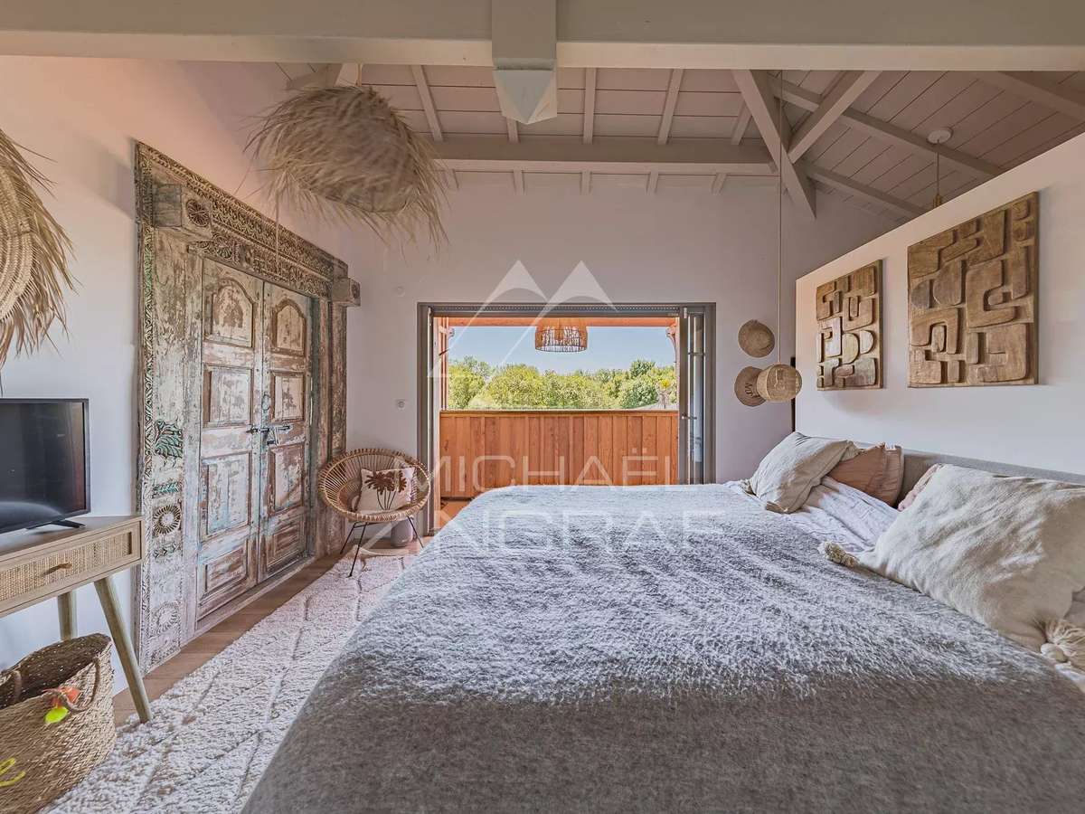 Maison Mios