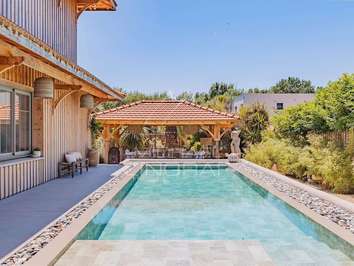 Maison Mios