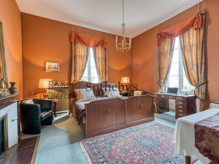 Sale Castle Mirambeau - 9 bedrooms