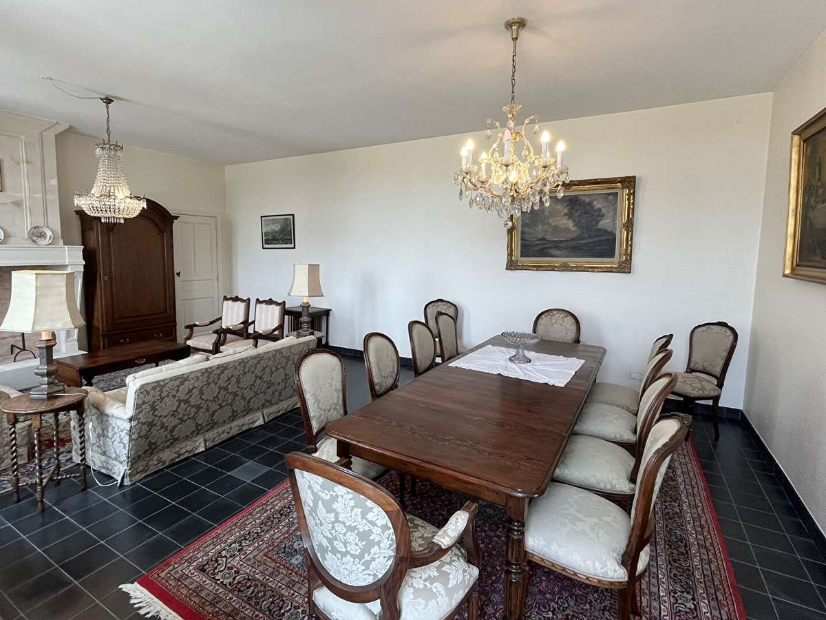 House Mirambeau