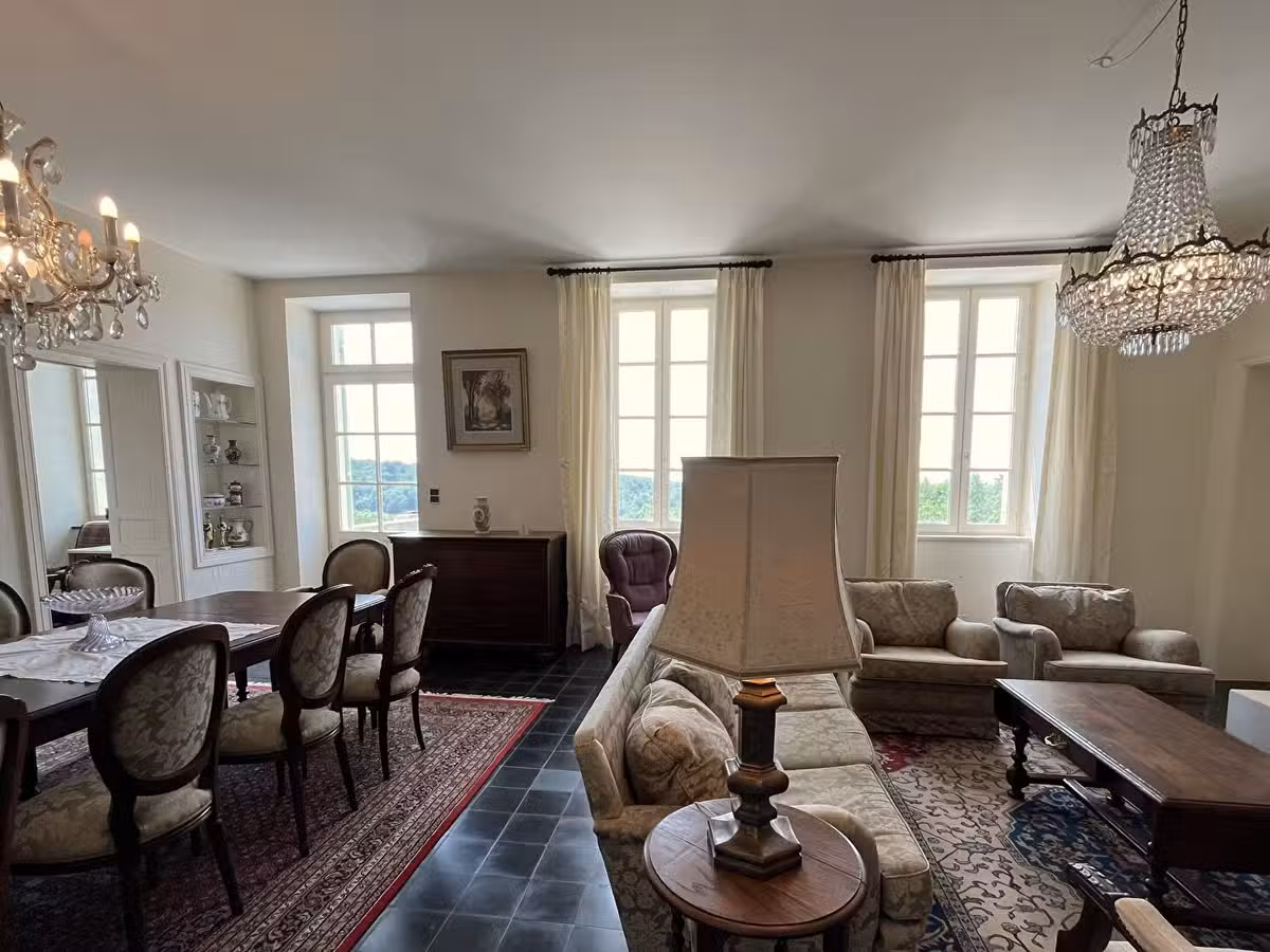 House Mirambeau