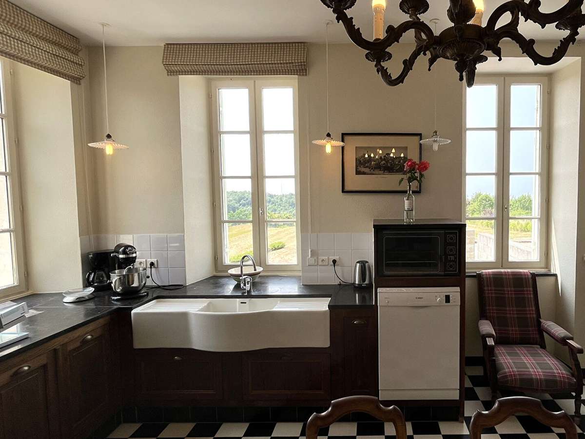House Mirambeau