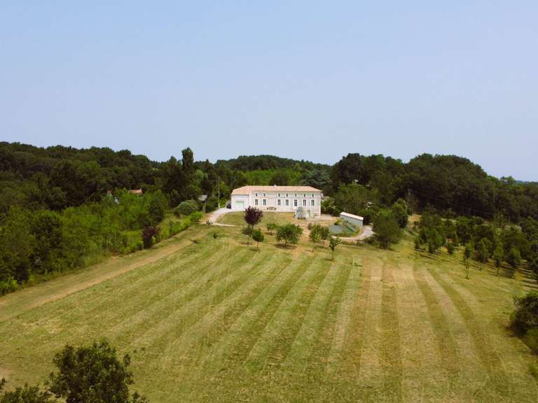 House Mirambeau - 4 bedrooms - 250m²