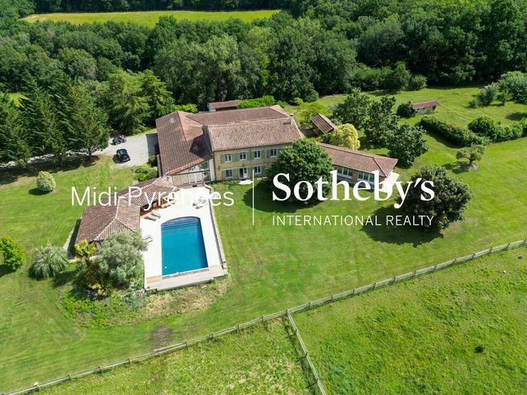 Maison Mirepoix - 12 chambres - 625m²