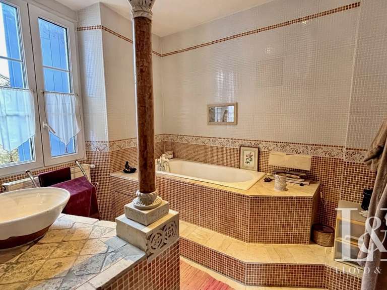 House Mirmande - 20 bedrooms - 1400m²