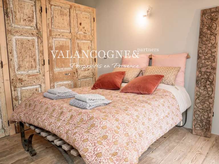 Maison Mollégès - 5 chambres - 260m²