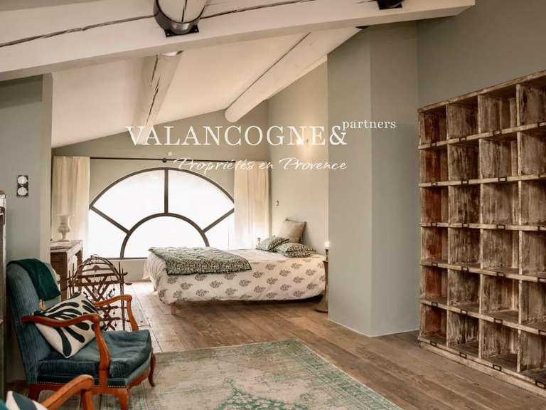 Maison Mollégès - 5 chambres - 260m²