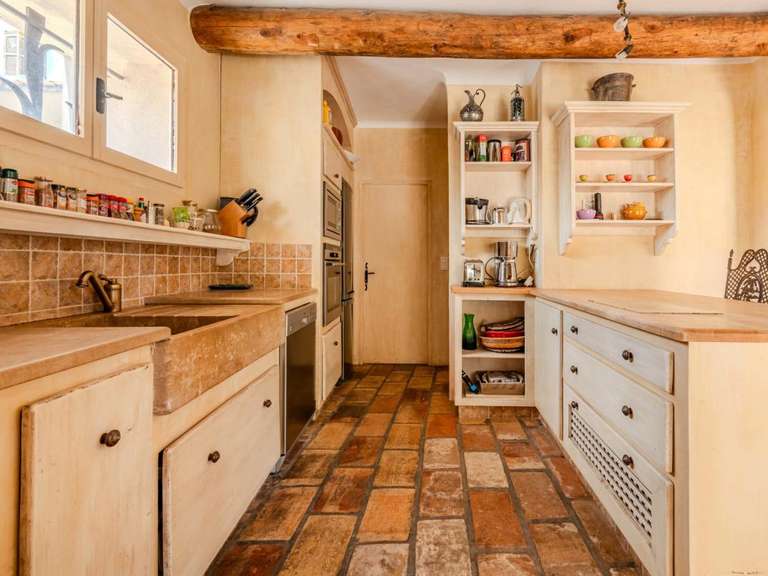 House Mollégès - 5 bedrooms - 243m²