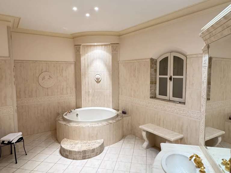 Maison Mollégès - 6 chambres - 420m²