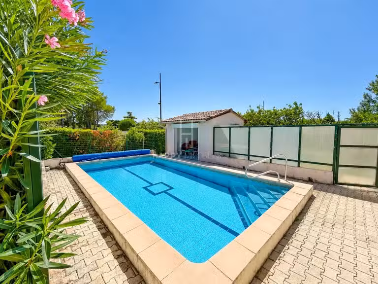 Maison Mollégès - 4 chambres - 159m²