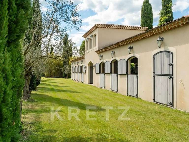 Maison Mollégès - 4 chambres - 328m²