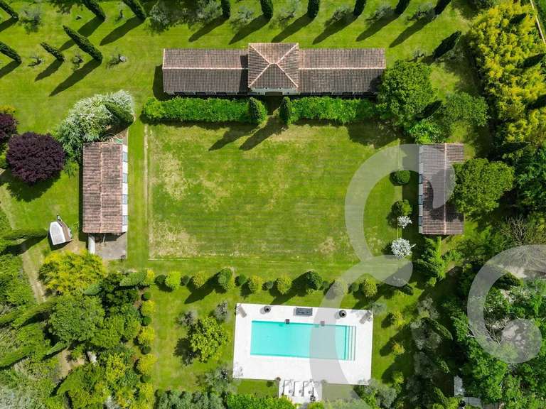 Propriété Mollégès - 4 chambres - 670m²