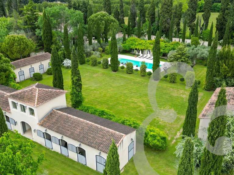 Propriété Mollégès - 4 chambres - 670m²