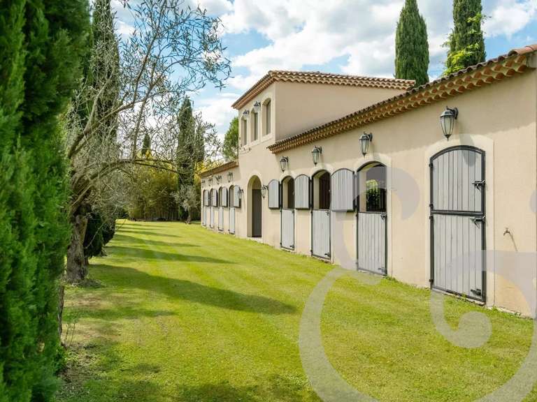 Propriété Mollégès - 4 chambres - 670m²