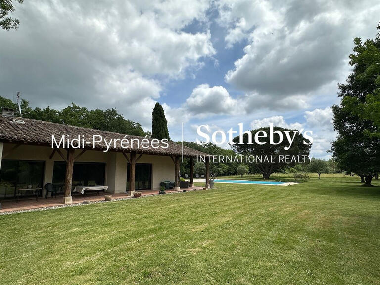 Maison Mondonville - 7 chambres - 273m²