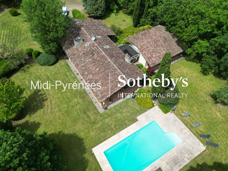 Maison Mondonville - 7 chambres - 273m²