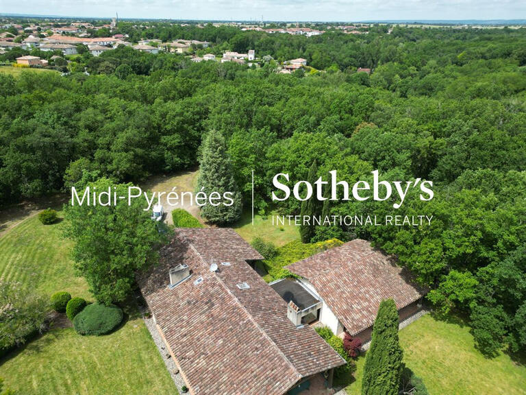 Maison Mondonville - 7 chambres - 273m²