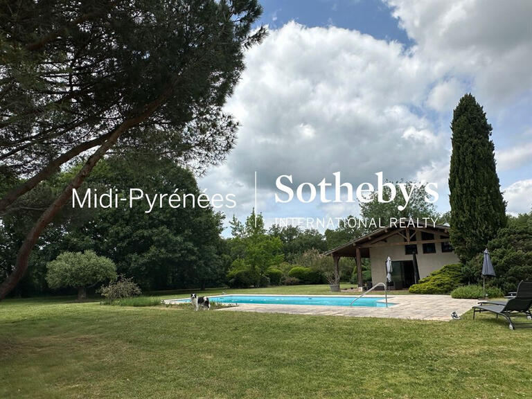 Maison Mondonville - 7 chambres - 273m²
