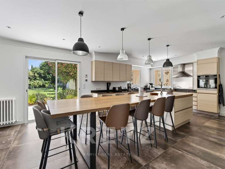 Maison Monfavet - 3 chambres - 300m²