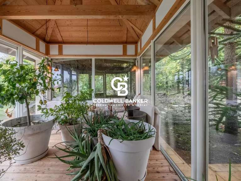 Maison Monnetier-Mornex - 3 chambres - 312m²