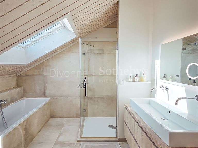 Maison Monnetier-Mornex - 5 chambres - 254m²