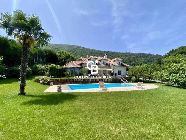 Maison Monnetier-Mornex - 3 chambres - 312m²