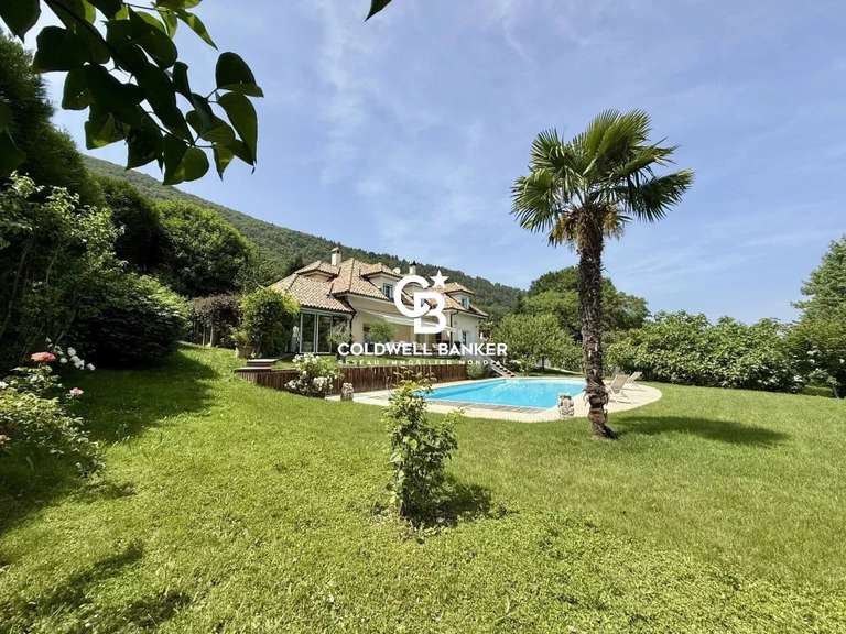Maison Monnetier-Mornex - 3 chambres - 312m²
