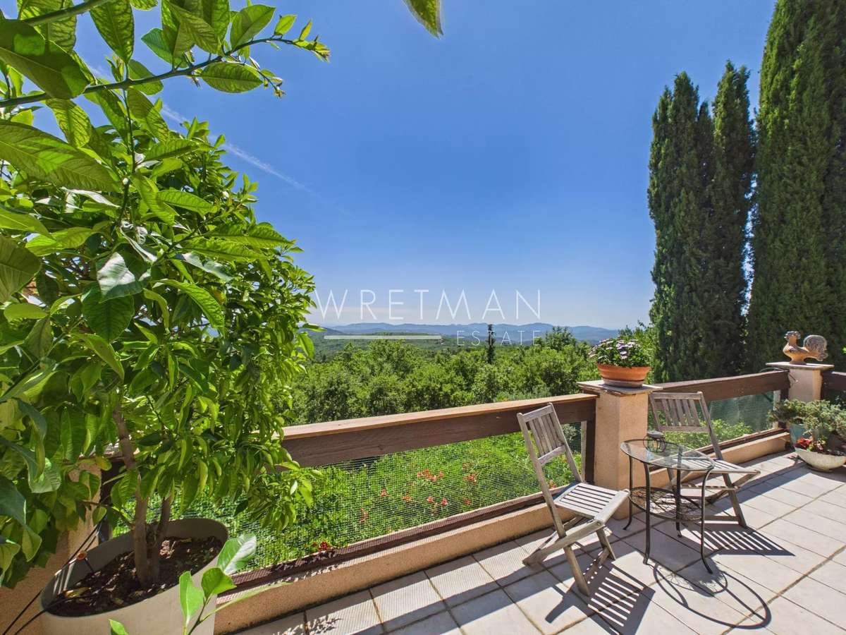 Villa Mons
