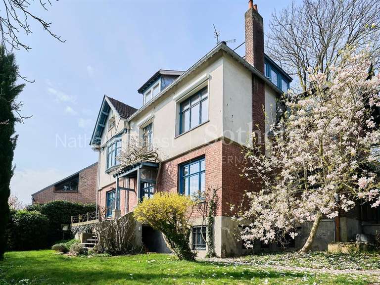 Maison Mons-en-Baroeul - 8 chambres - 285m²