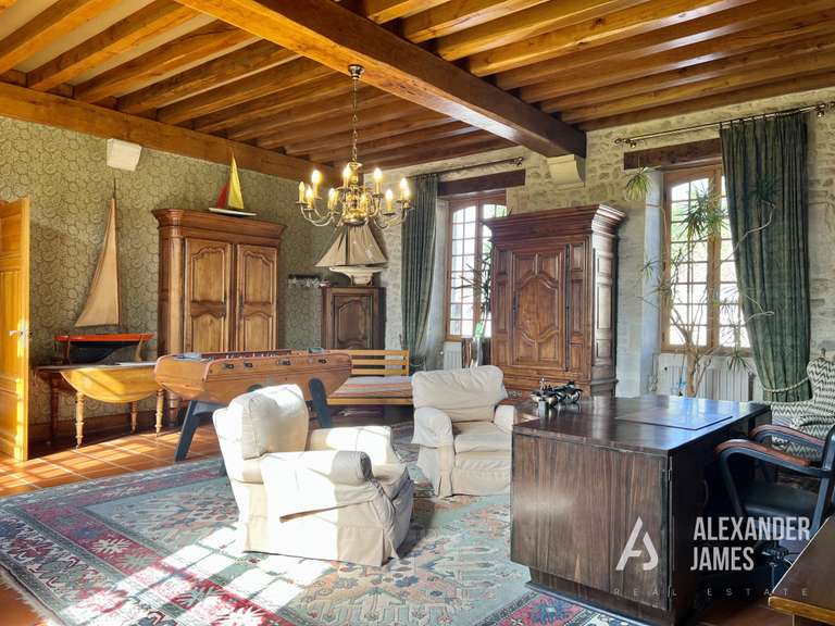House Monségur - 8 bedrooms - 458m²