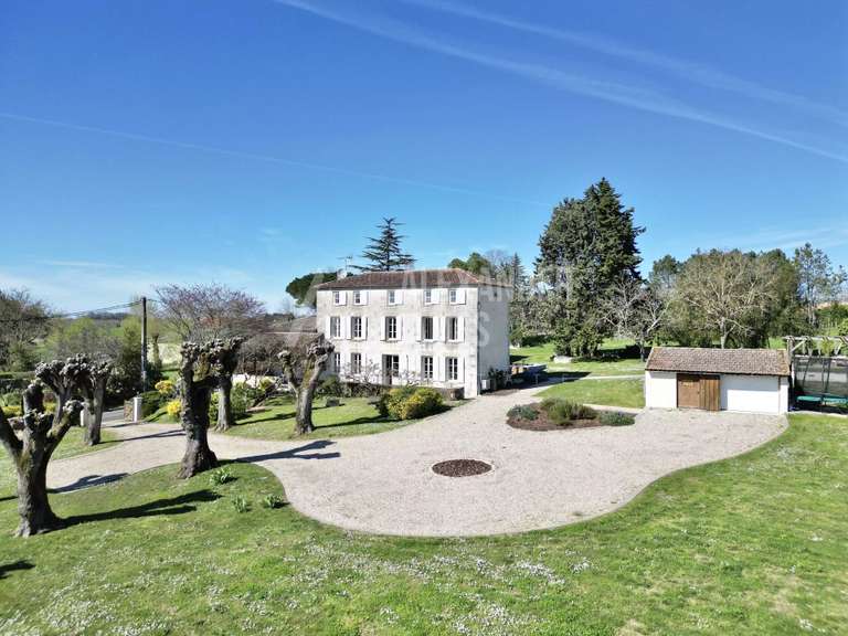 Propriété Monségur - 6 chambres - 441m²