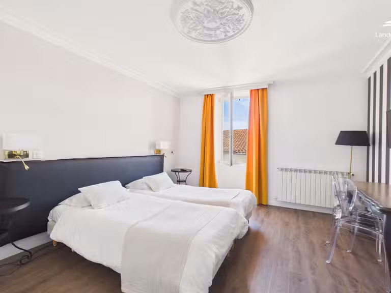 Maison Mont-de-Marsan - 9 chambres - 735m²