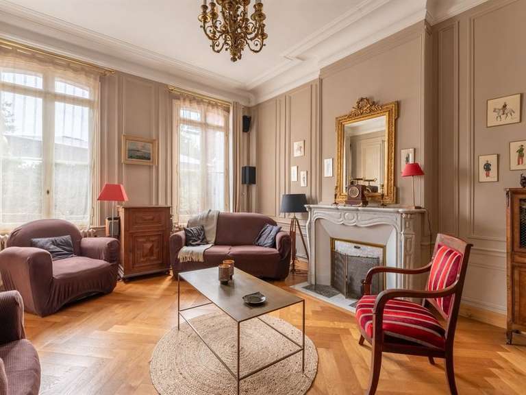 Maison Mont-Saint-Aignan - 7 chambres - 209m²