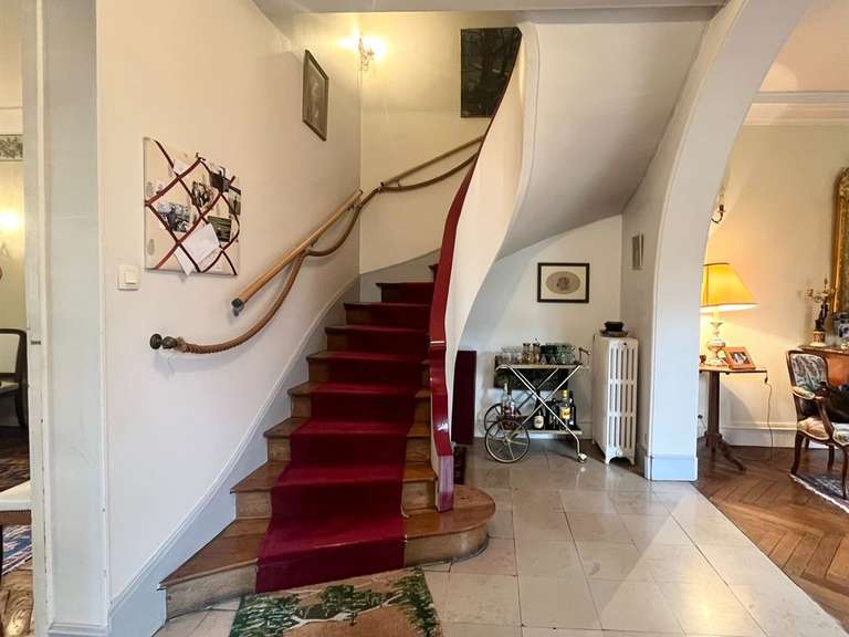 Propriété Mont-Saint-Aignan - 5 chambres - 217m²
