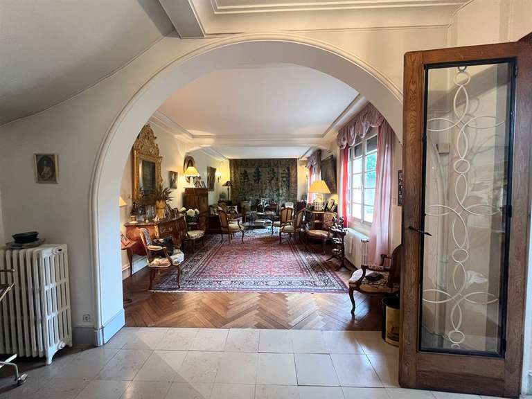 Propriété Mont-Saint-Aignan - 5 chambres - 217m²
