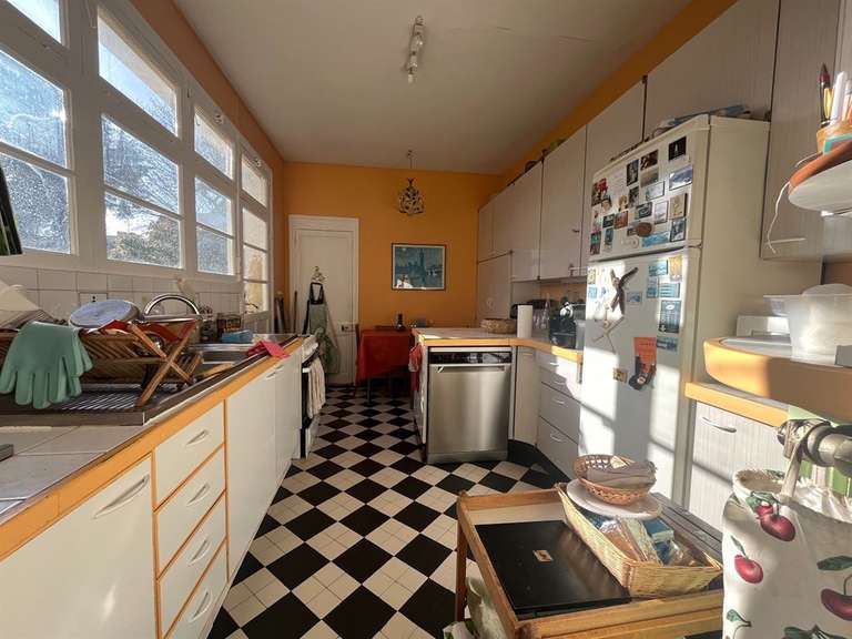 Propriété Mont-Saint-Aignan - 5 chambres - 217m²