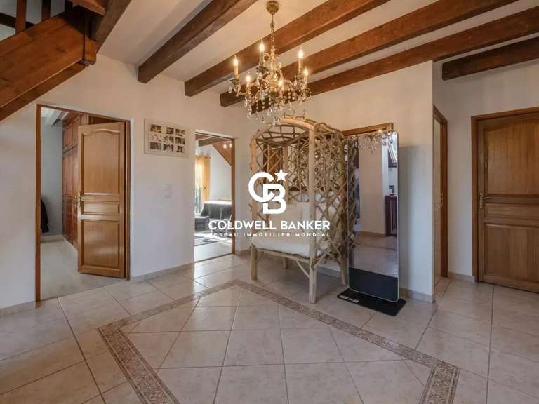 Maison Montagnole - 6 chambres - 280m²