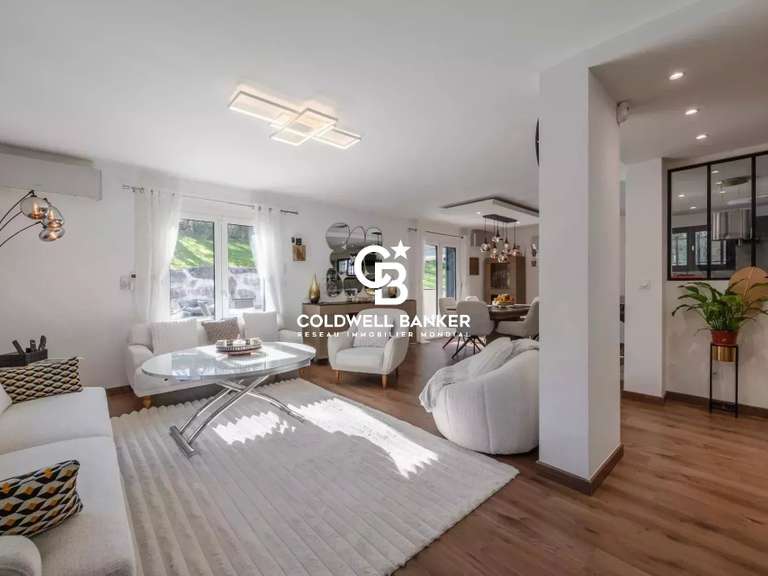 Maison Montagnole - 6 chambres - 280m²