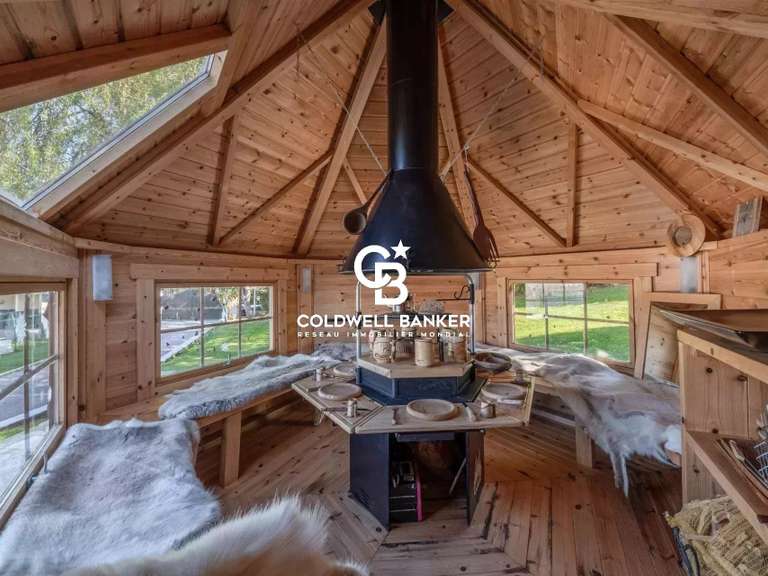 Maison Montagnole - 6 chambres - 280m²