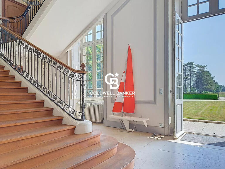 Château Montaigu - 7 chambres - 900m²