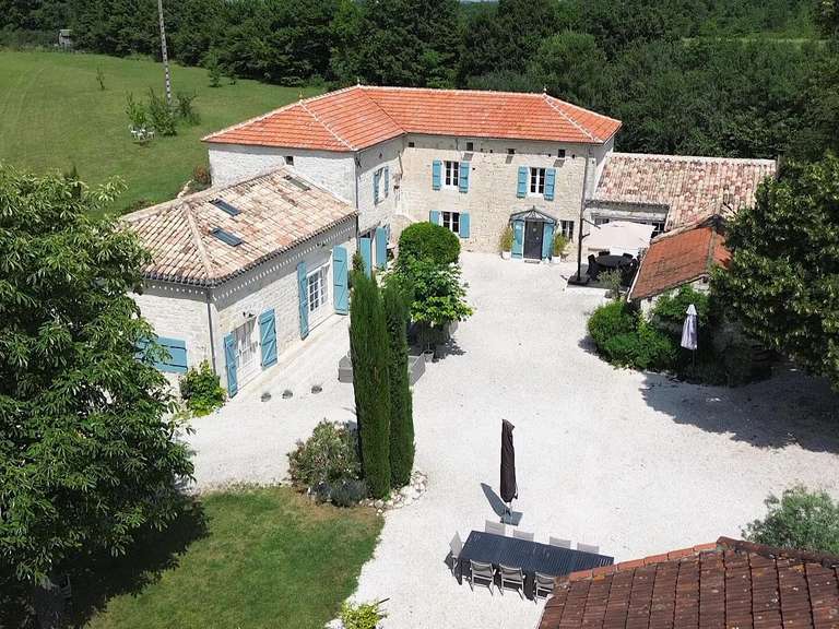 Maison Montaigu-de-Quercy - 11 chambres - 408m²