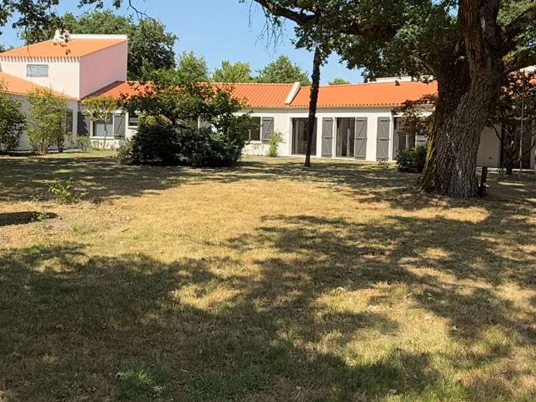 Maison Montaigu-Vendée - 5 chambres