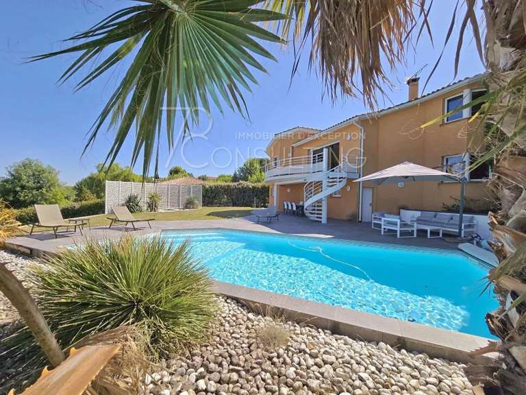 Maison Montaigut-sur-Save - 330m²