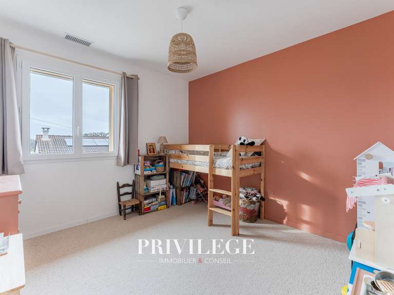 House Montanay - 8 bedrooms - 169m²