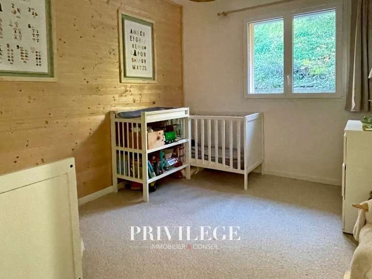 Maison Montanay - 8 chambres - 169m²