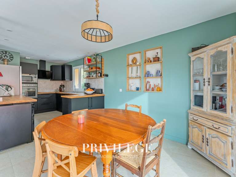 House Montanay - 8 bedrooms - 169m²