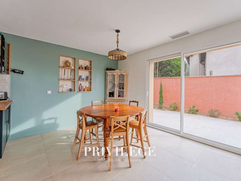 House Montanay - 8 bedrooms - 169m²