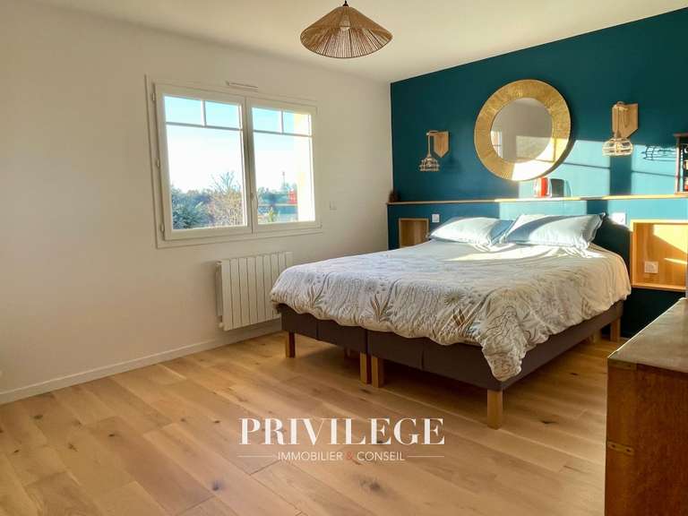 Maison Montanay - 8 chambres - 169m²