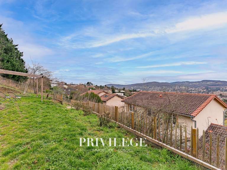 House Montanay - 8 bedrooms - 169m²